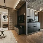 The Black Eagle Luxury Apartmanhotel