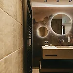 The Black Eagle Luxury Apartmanhotel