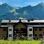 公寓式酒店 The Black Eagle Luxury 4*