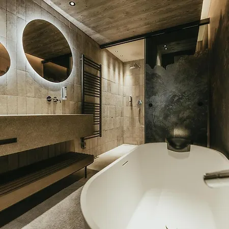 Lägenhetshotell The Black Eagle Luxury 4*