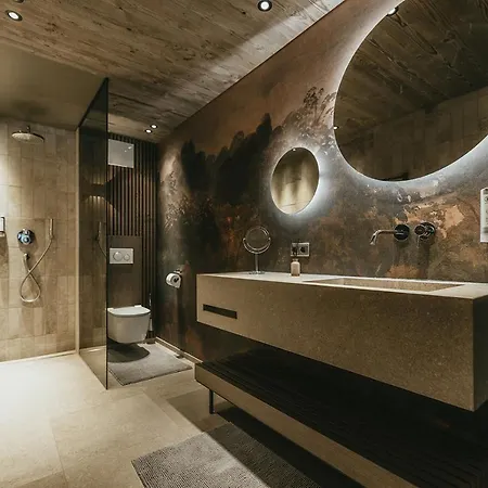 Black Eagle Luxury *