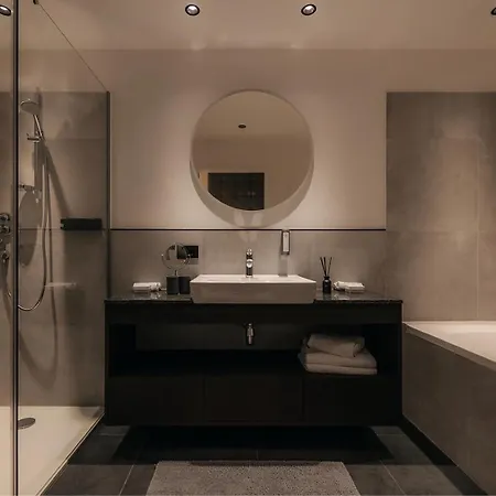 Апарт-отель The Black Eagle Luxury