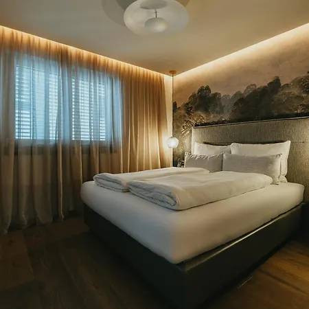 The Black Eagle Luxury Ξενοδοχείο με διαμερίσματα 4*