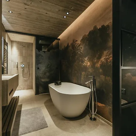 The Black Eagle Luxury Lejlighedshotel