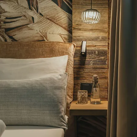 The Black Eagle Luxury Апарт-отель