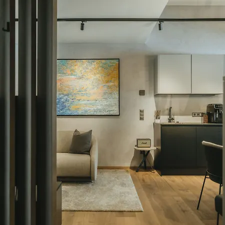 The Black Eagle Luxury Lejlighedshotel 4*