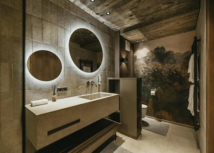 アパートホテル The Black Eagle Luxury 4*