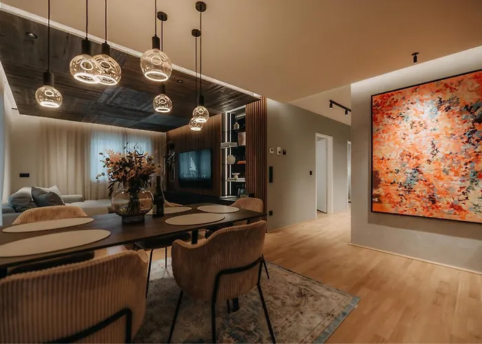 The Black Eagle Luxury アパートホテル