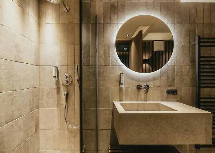 アパートホテル The Black Eagle Luxury