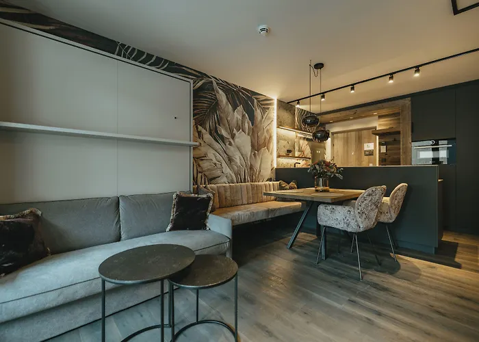 The Black Eagle Luxury アパートホテル