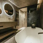 Aparthotel The Black Eagle Luxury 4*