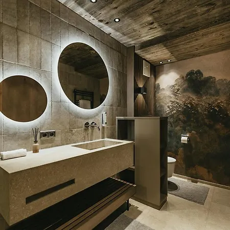 Apartmanhotel The Black Eagle Luxury 4*