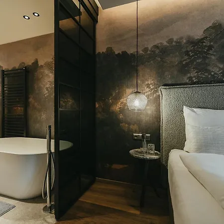 The Black Eagle Luxury Apartmanhotel 4*