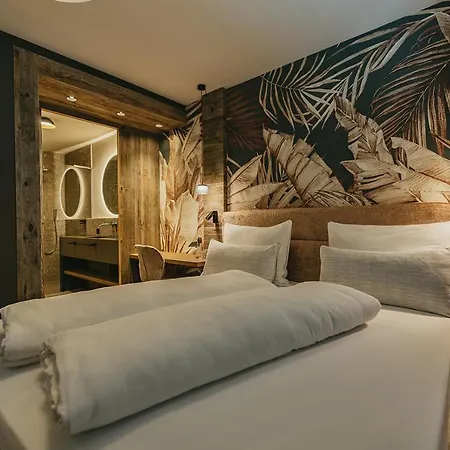 The Black Eagle Luxury Apartmanhotel 4*