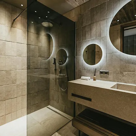 The Black Eagle Luxury Apartmanhotel 4*