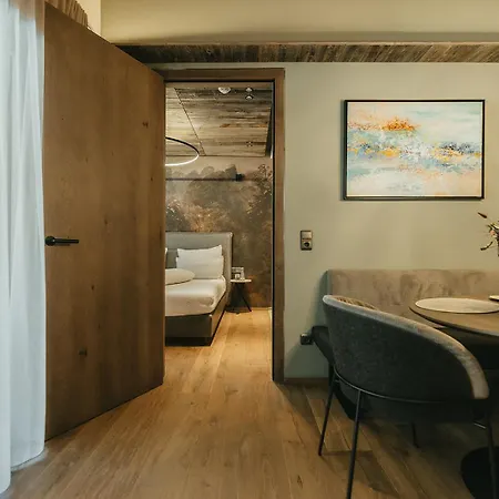 The Black Eagle Luxury Apartmanhotel