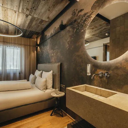 The Black Eagle Luxury 4*